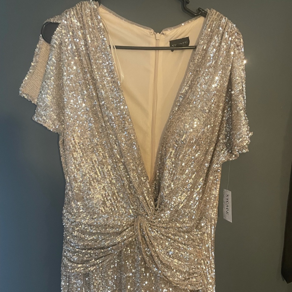 XSCAPE sequence gown NWT